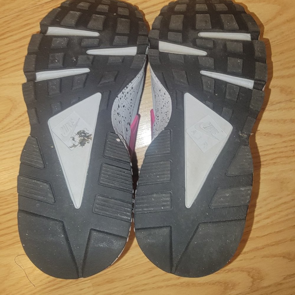 Sneakers - Picture 4 of 4